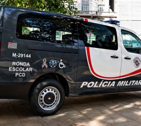 Ronda Escolar da PM recebe viaturas adaptadas para atendimento de estudantes com deficiência