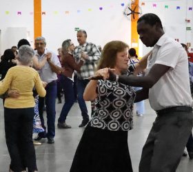 CIVI de Americana recebe Baile da Melhor Idade especial Festa Junina