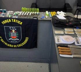 Força Tática prende suspeito com mais de 1,7 kg de drogas em comunidade de Santos