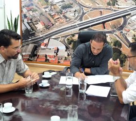 Prefeito de Limeira recebe secretário Rafael Benini para acompanhar obras da escola do Lagoa Nova