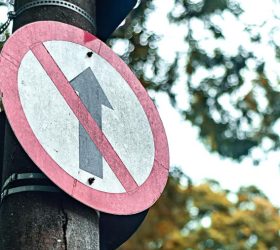 Rua Henrique Jacobs, no Pq. Campos Elíseos, terá sentido único a partir de terça-feira (5)