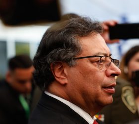Trump faz ameaças veladas a presidente da Colômbia após captura de Maduro