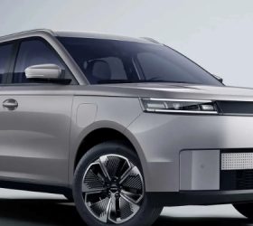 Jaecoo 5 aposta em desempenho e autonomia para enfrentar rivais europeus e chineses