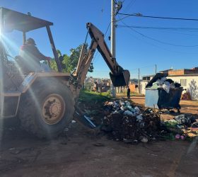 Prefeitura de Hortolândia retira entulho e lixo descartados irregularmente no Monte Sinai