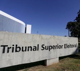 TSE cria conselho para monitorar desinformação e IA nas eleições