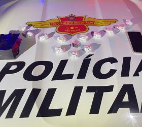 Suspeitos por tráfico de drogas são presos durante operação em São Pedro