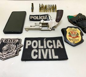 Homem é preso em motel por posse ilegal de arma após ameaçar ex-esposa em Piracicaba