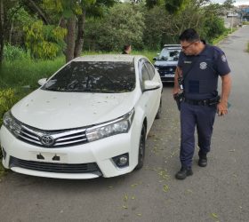 Veículo roubado é localizado abandonado com marca de disparo em Limeira