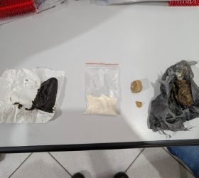Dois homens são presos por tráfico com drogas, dinheiro e balança de precisão em Limeira