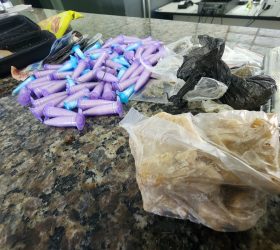 Adolescente é flagrado pela GCM fracionando drogas em área verde no Santa Catarina, em Limeira
