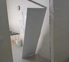 Familiares se revoltam após morte de paciente e causam danos em hospital em Santa Maria da Serra
