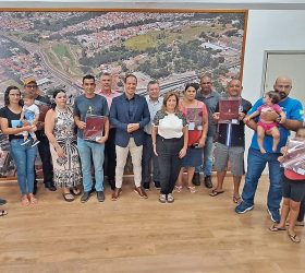 Prefeitura de Limeira entrega mais de 100 escrituras de imóveis sociais