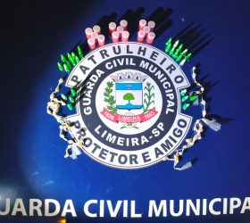 Dupla foge ao ver viatura da GCM e abandona drogas em rua de Limeira