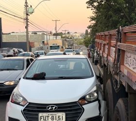 Guarda Municipal recupera veículo furtado após perseguição e colisão em Americana