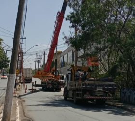 Realocação de caixa d’água interdita trecho na Avenida Campinas, em Limeira