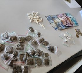 Homem é preso e criança de 12 anos é apreendida por tráfico de drogas no Jardim João Ometto, em Limeira