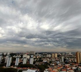 Nova frente fria avança e pode provocar ventos fortes no Sul e Sudeste