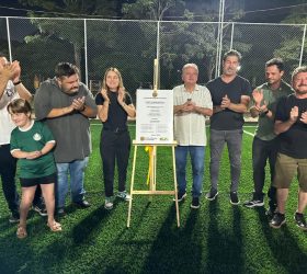 Prefeitura inaugura novo campo de grama sintética do Centro de Lazer