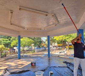Praça Toledo Barros em Limeira recebe serviços de zeladoria e revitalização
