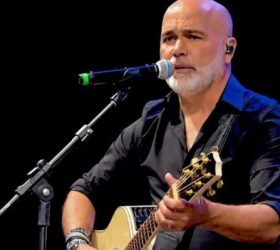 Cantor Rick, da dupla Rick & Renner, morre aos 59 anos em acidente de helicóptero em SC