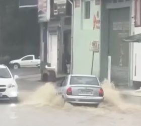 Temporal provoca mais de 20 alagamentos e deixa São Paulo em estado de atenção