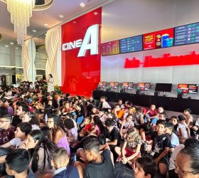 Mais de 180 crianças atendidas por serviços da Prefeitura vão a sessão de cinema