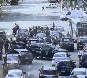 Tiroteio após roubo a mansão termina com um morto na Avenida Faria Lima, em São Paulo