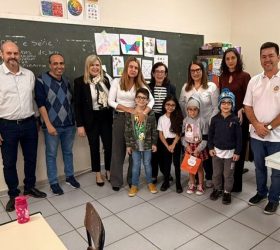 Projeto Ver e Viver entrega 26 óculos para alunos da rede municipal de Iracemápolis
